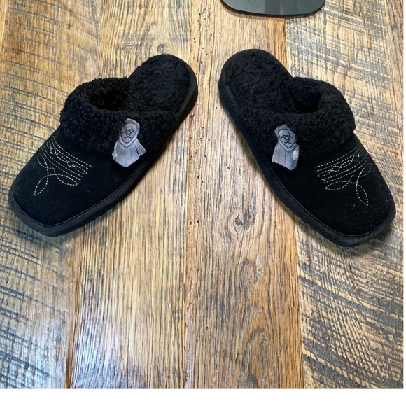 Ariat Shoes - Ariat Womens Black Suede Faux Shearling Western Stitch Scuff Slippers Size 7